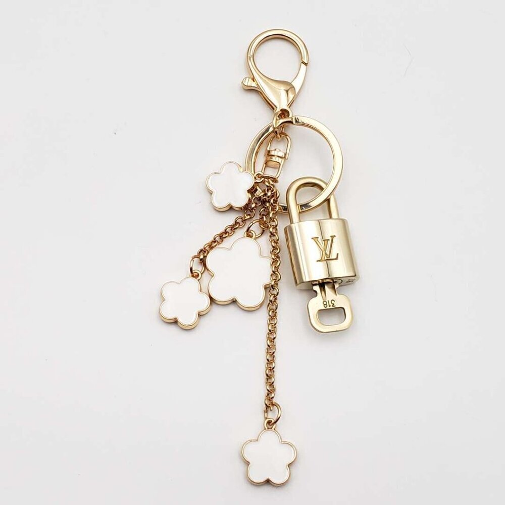 Louis Vuitton Gold Lock 🔒 Authentic LV Key + Unbranded Flower Bag Charm - Picture 2 of 9